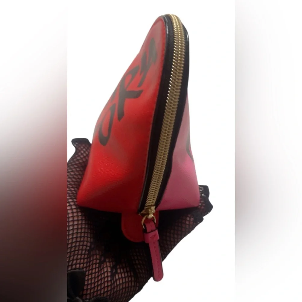 Victoria's Secret Love Victoria Heart Shaped Graffiti Cosmetic Bag RED/PINK NWOT - Picture 4 of 7